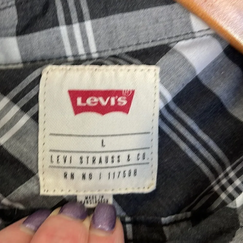Levi’s classic button up plaid shirt.  Size Large.